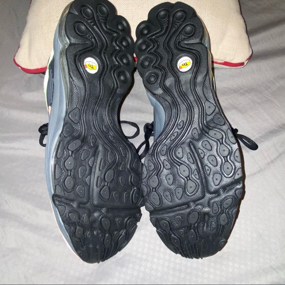 Size 9.5 - Nike Air Tuned Max Volt Total Orange 2022 Running shoes NO BOX - Picture 9 of 12